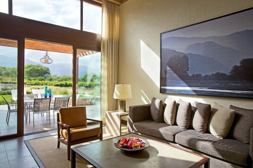 מלון Grace קאפאייט מראה חיצוני תמונה Living room at the Hotel