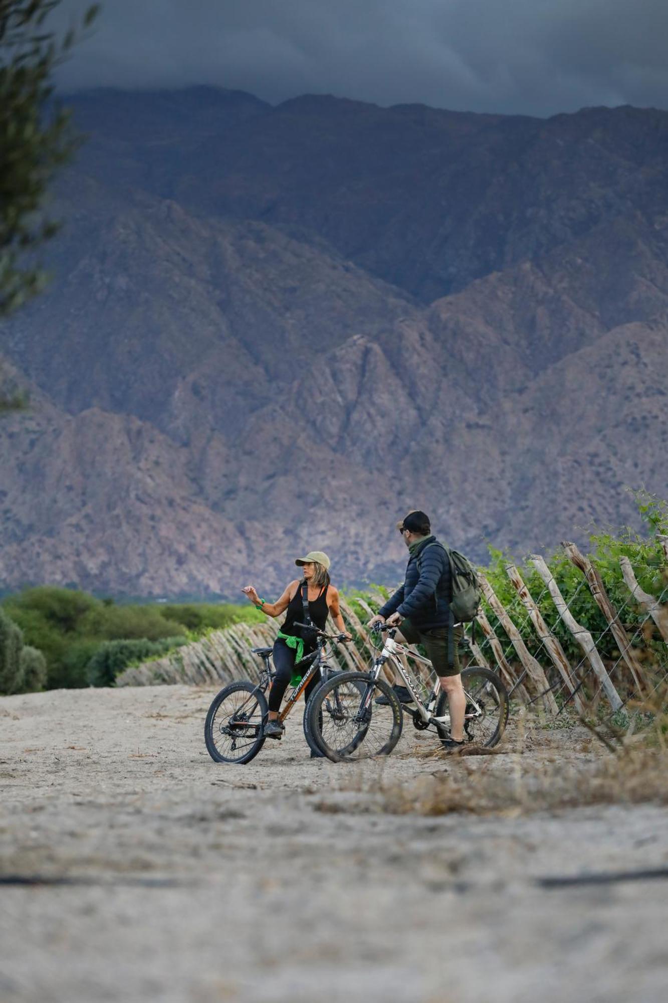 מלון Grace קאפאייט מראה חיצוני תמונה Biking in the Santa Rosa Mountains